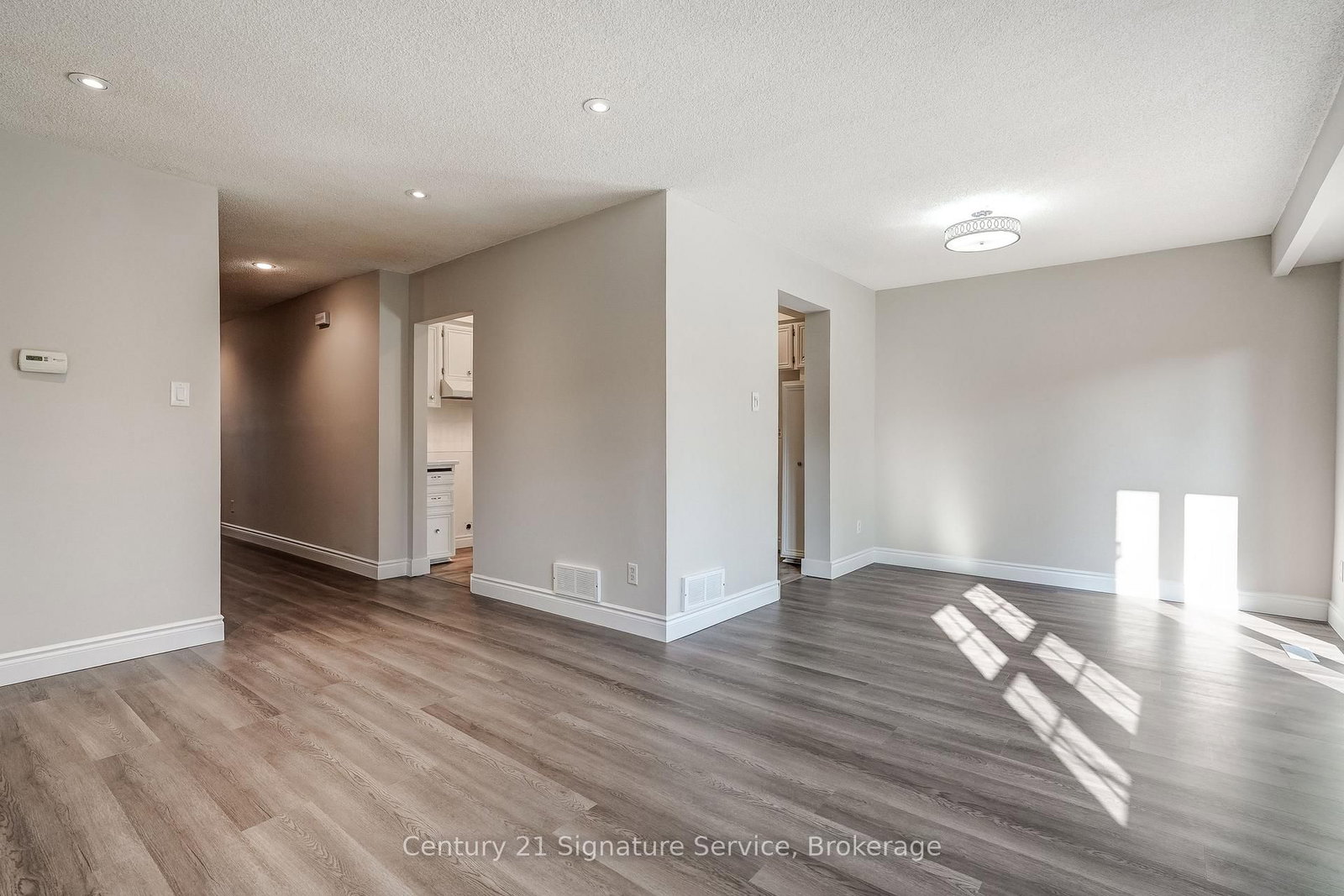 1951 Rathburn Road E, Unit 177 - Photo 12