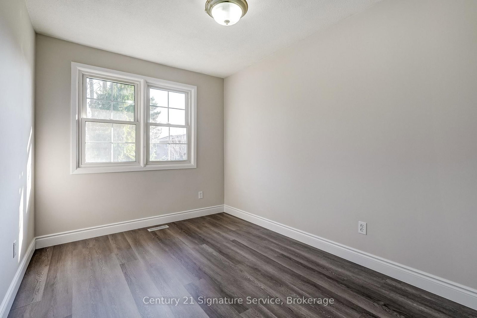 1951 Rathburn Road E, Unit 177 - Photo 16