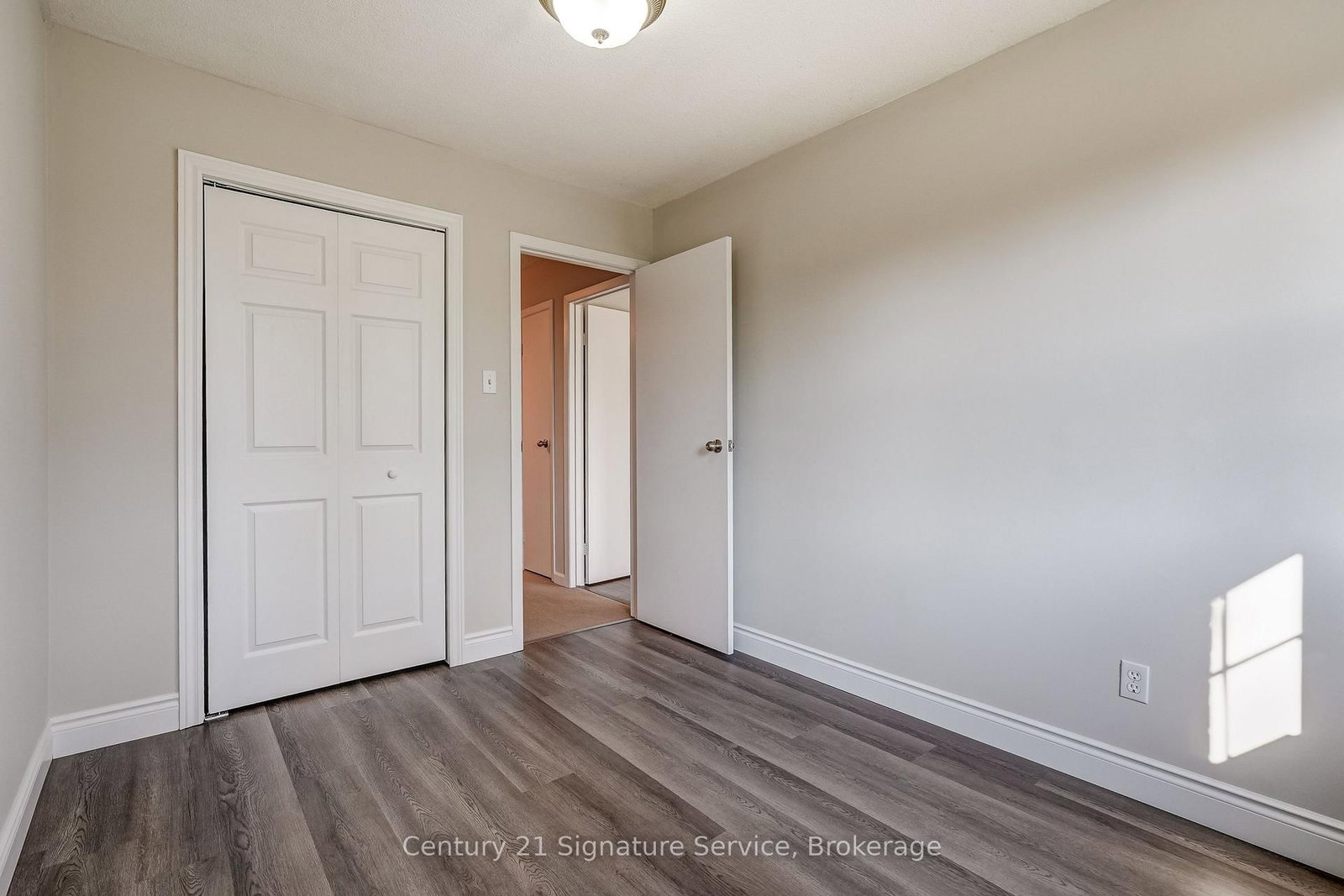 1951 Rathburn Road E, Unit 177 - Photo 17