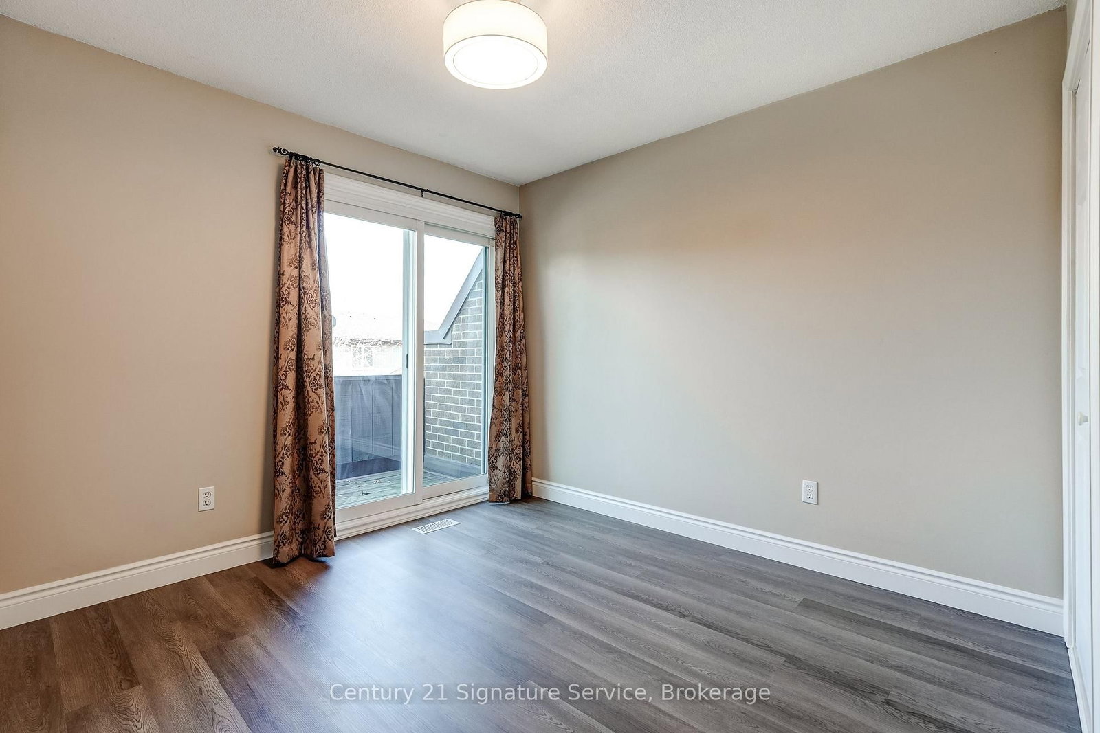 1951 Rathburn Road E, Unit 177 - Photo 25