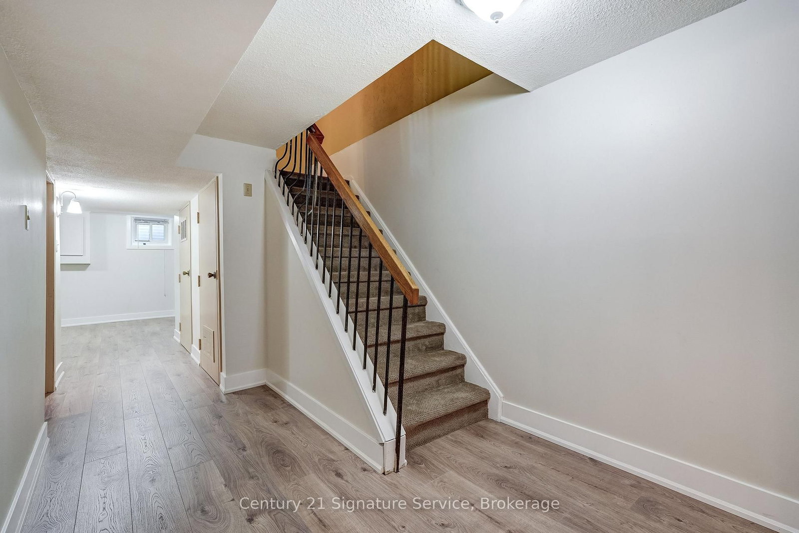 1951 Rathburn Road E, Unit 177 - Photo 28