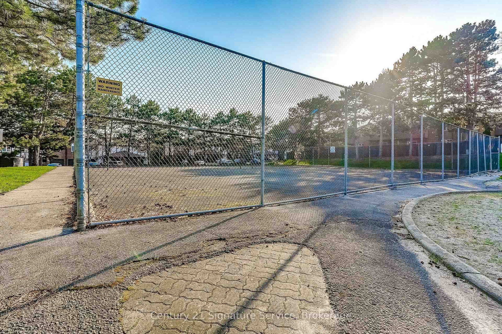 1951 Rathburn Road E, Unit 177 - Photo 39