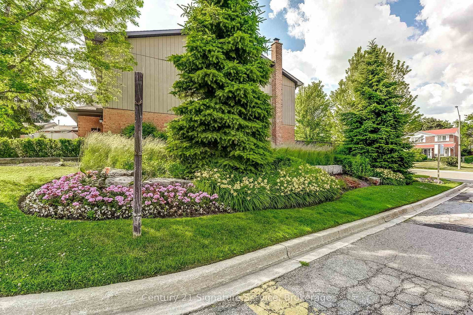 1951 Rathburn Road E, Unit 177 - Photo 40