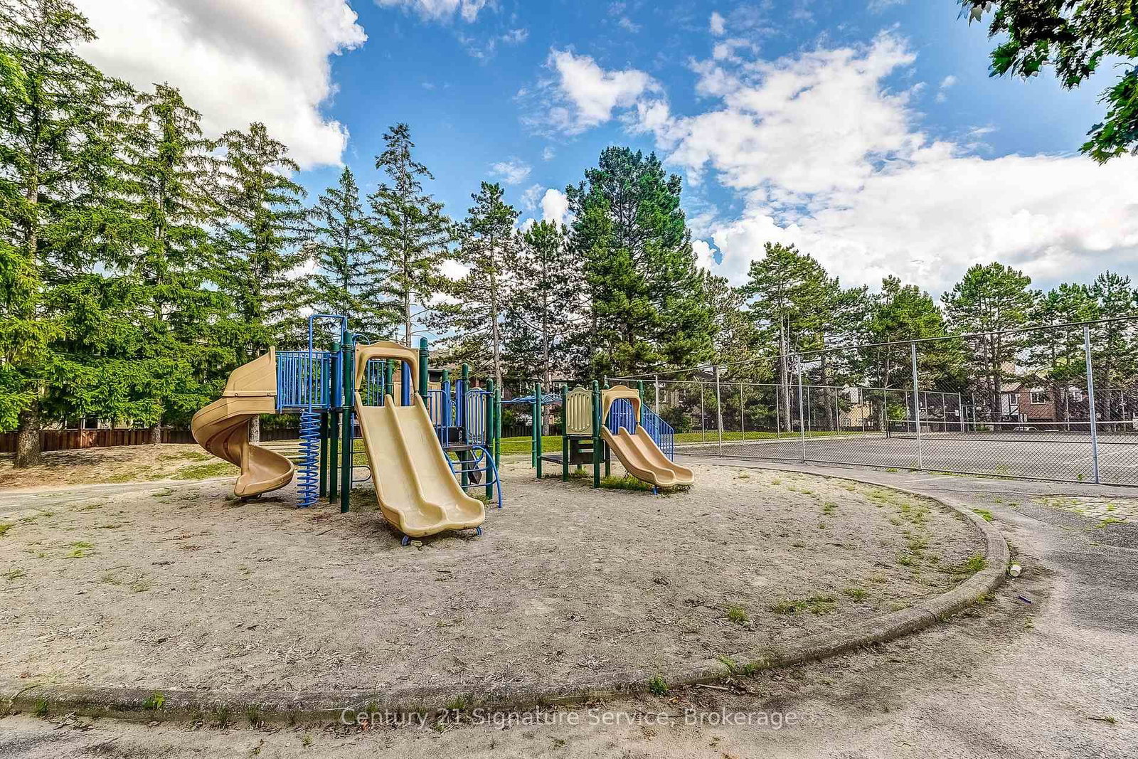 1951 Rathburn Road E, Unit 177 - Photo 41