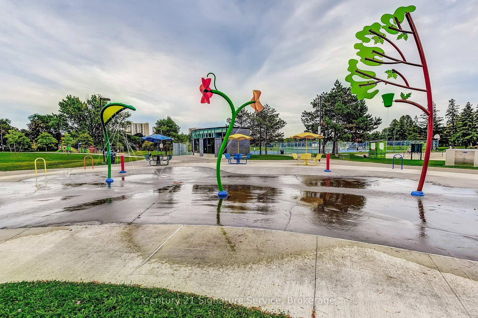 1951 Rathburn Road E, Unit 177 - Photo 47