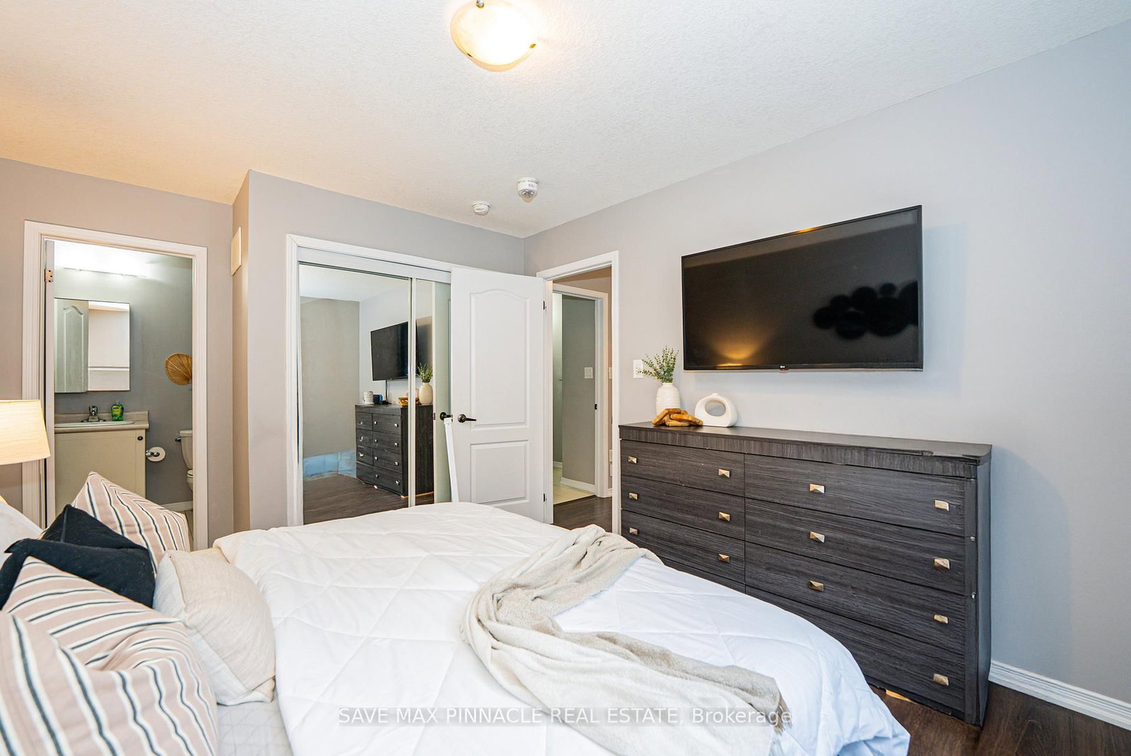 25 Golden Springs Drive - Photo 29