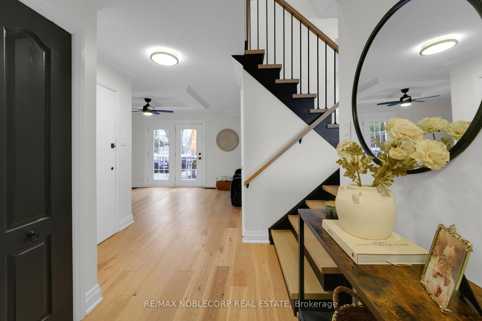 115 Elgin Drive - Photo 4