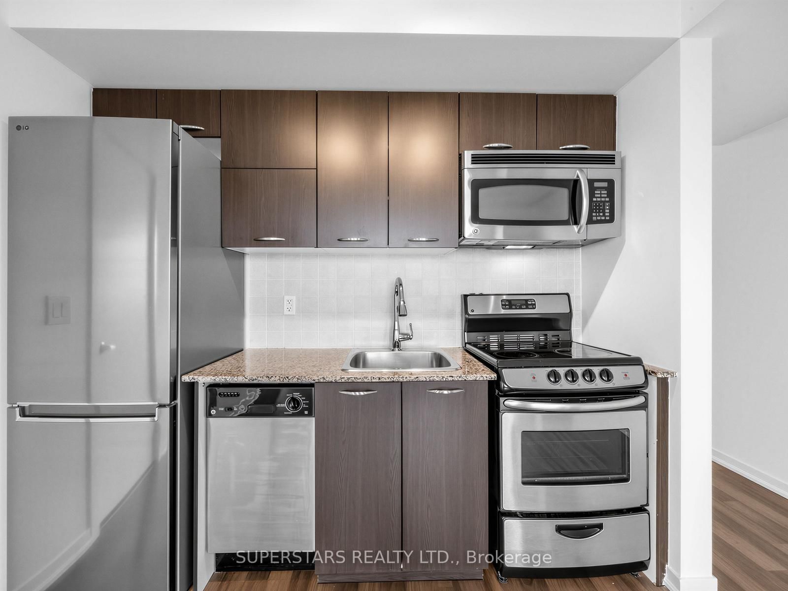 38 Joe Shuster Way, Unit 1416 - Photo 11