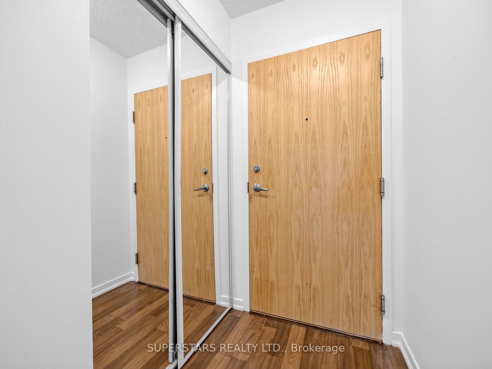 38 Joe Shuster Way, Unit 1416 - Photo 5