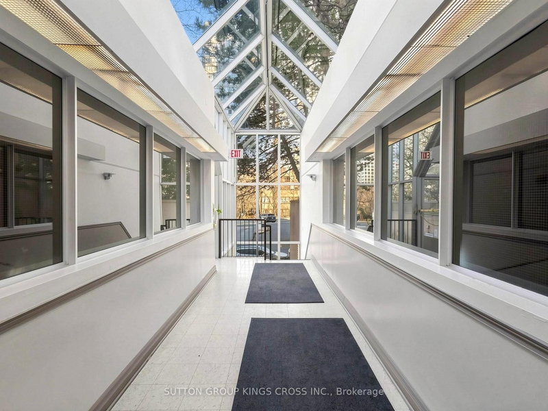 706 - 265 Enfield Place