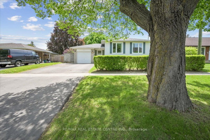 74 Mountainview Rd S, Halton Hills, L7G 4K5 | Image 2