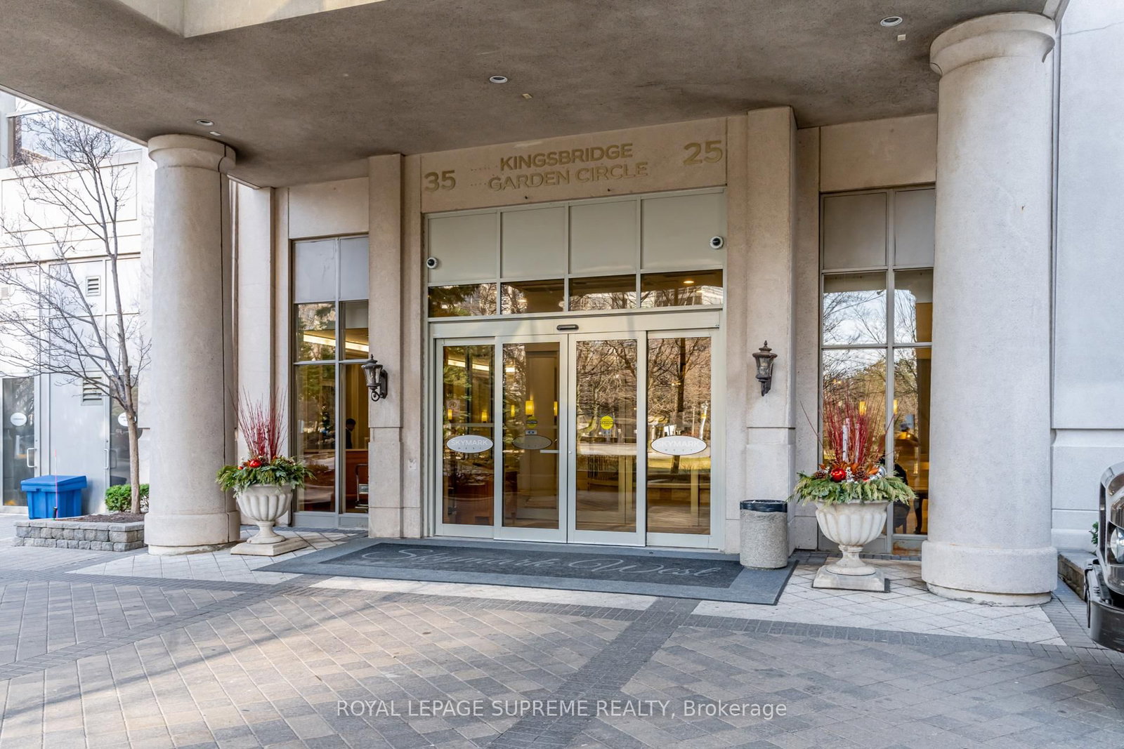 25 Kingsbridge Garden Circle, Unit 2022 - Photo 4