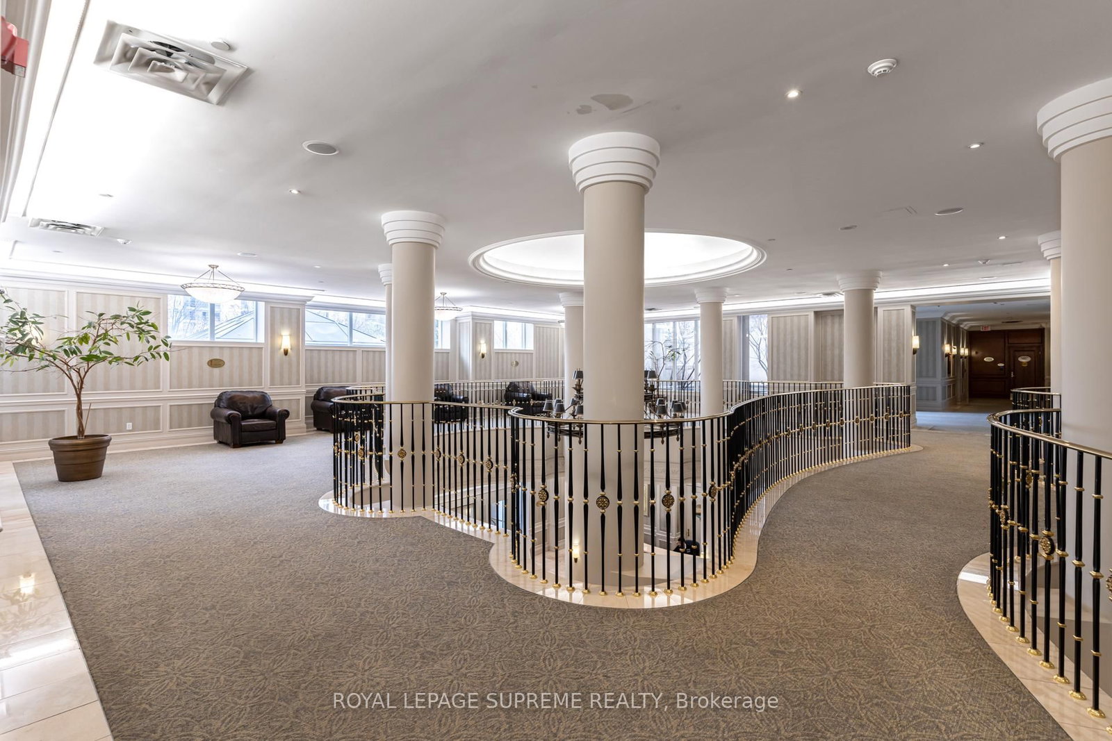 25 Kingsbridge Garden Circle, Unit 2022 - Photo 8