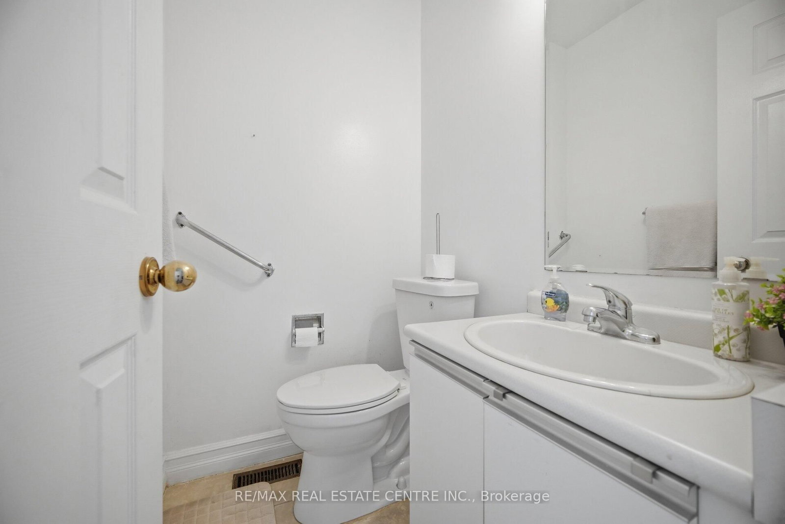3 Hartnell Square, Unit 2 - Photo 15