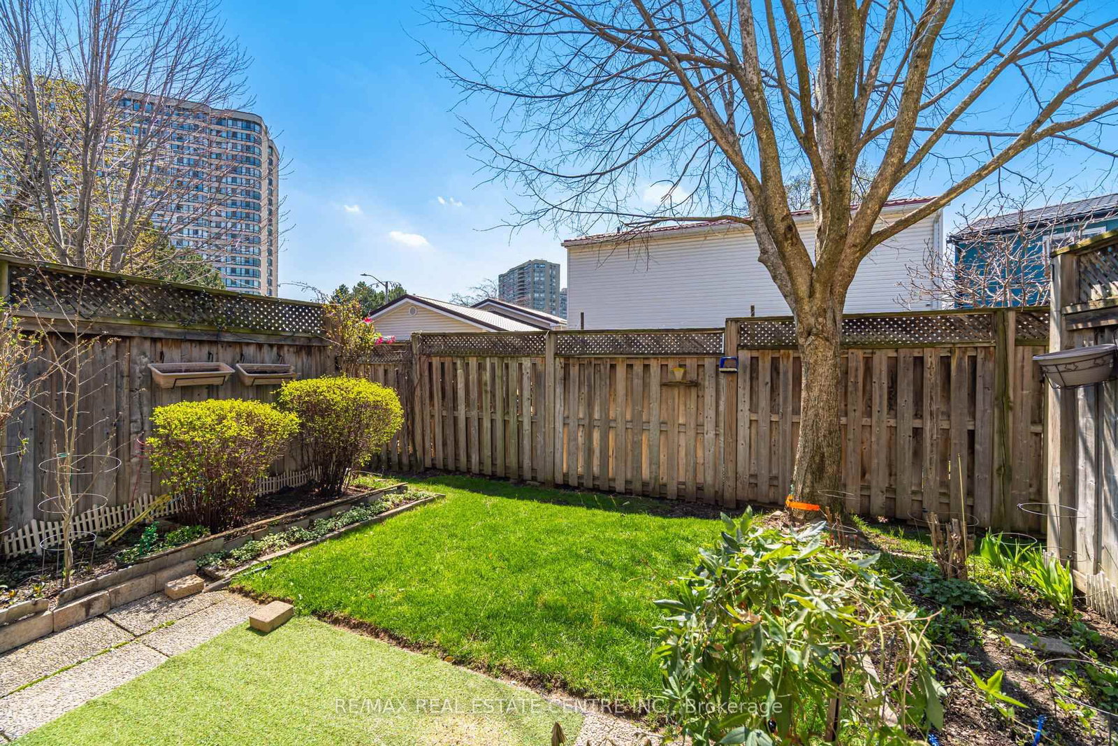 3 Hartnell Square, Unit 2 - Photo 32