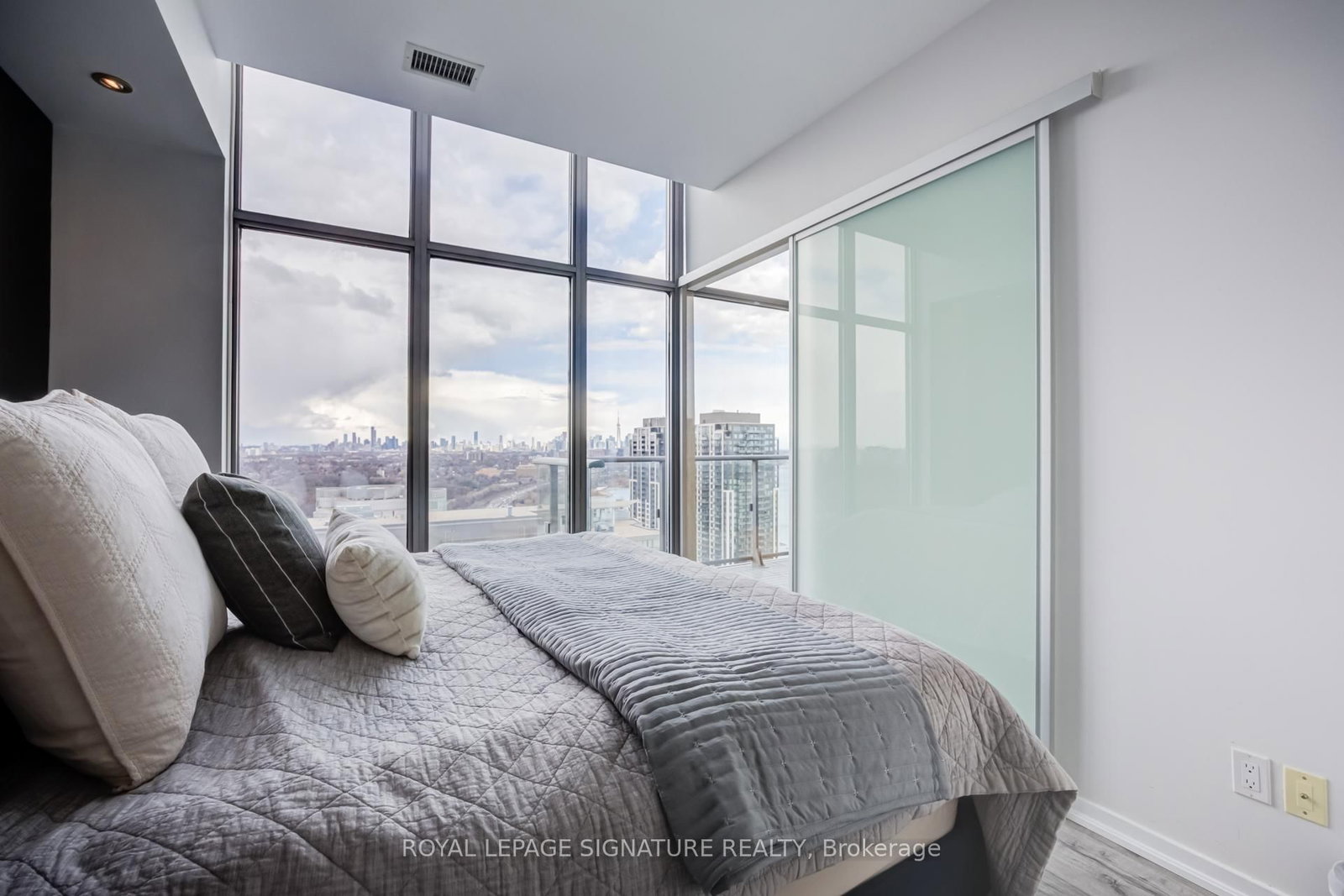 105 The Queensway, Unit 3513 - Photo 16