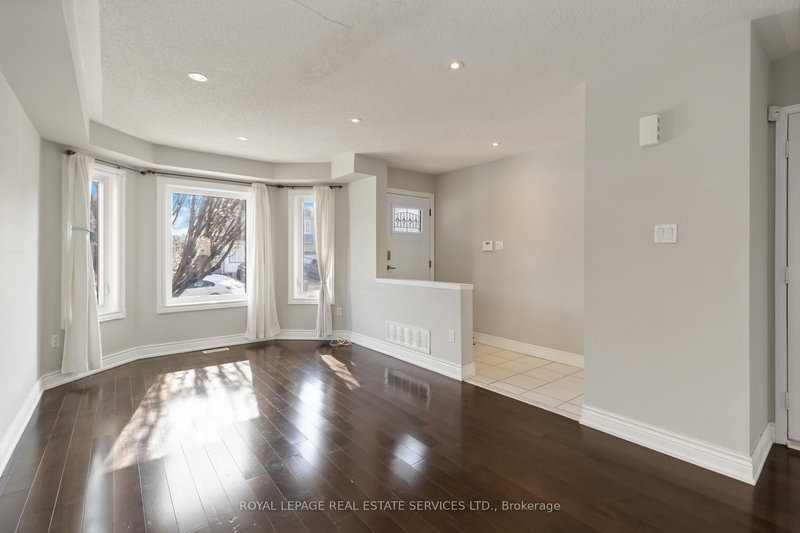 2400 Bankside Dr, Mississauga, L5M 6E6 | Image 3