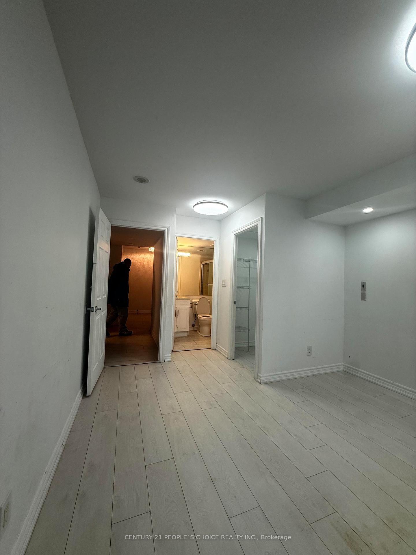 3880 Duke Of York Boulevard, Unit 1906 - Photo 14