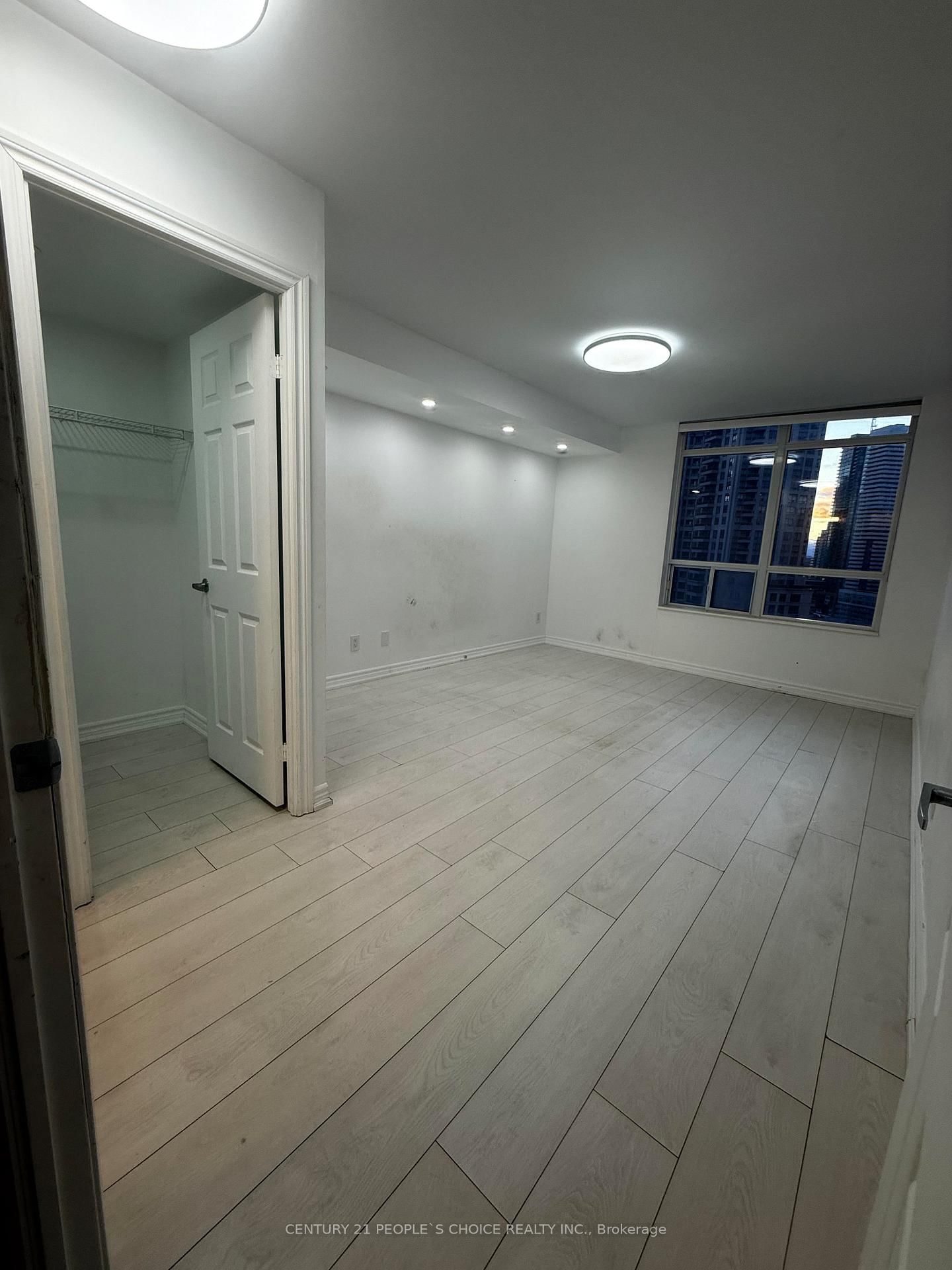 3880 Duke Of York Boulevard, Unit 1906 - Photo 15