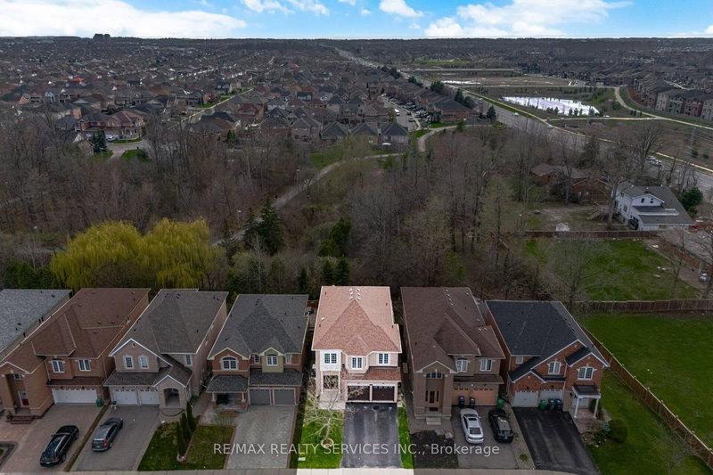 62 SIR JACOBS Cres, Brampton, L7A 3V2 | Image 2