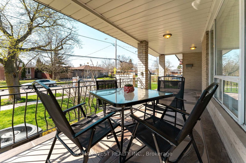 34 Barkwin Dr, Toronto, M9V 2W3 | Image 3