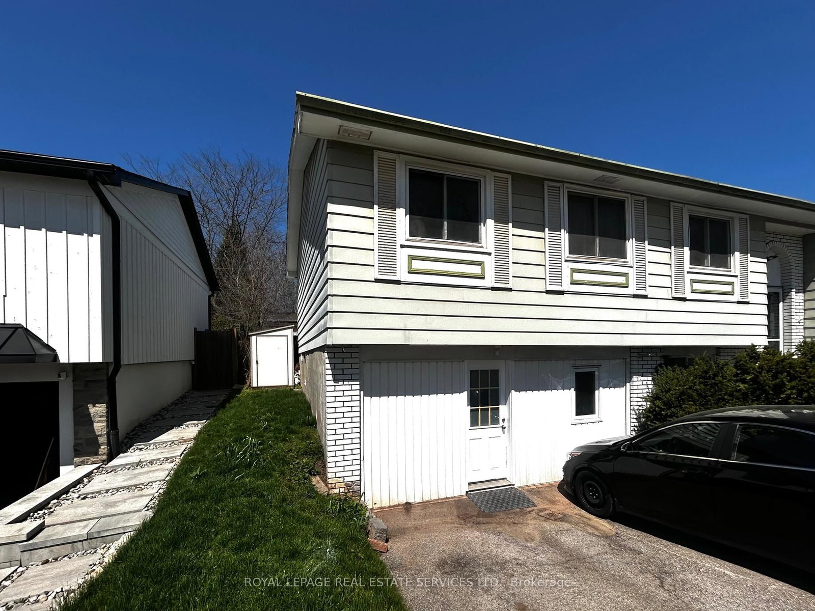 5219 Broughton Crescent, Unit (In-Law Suite On Main)