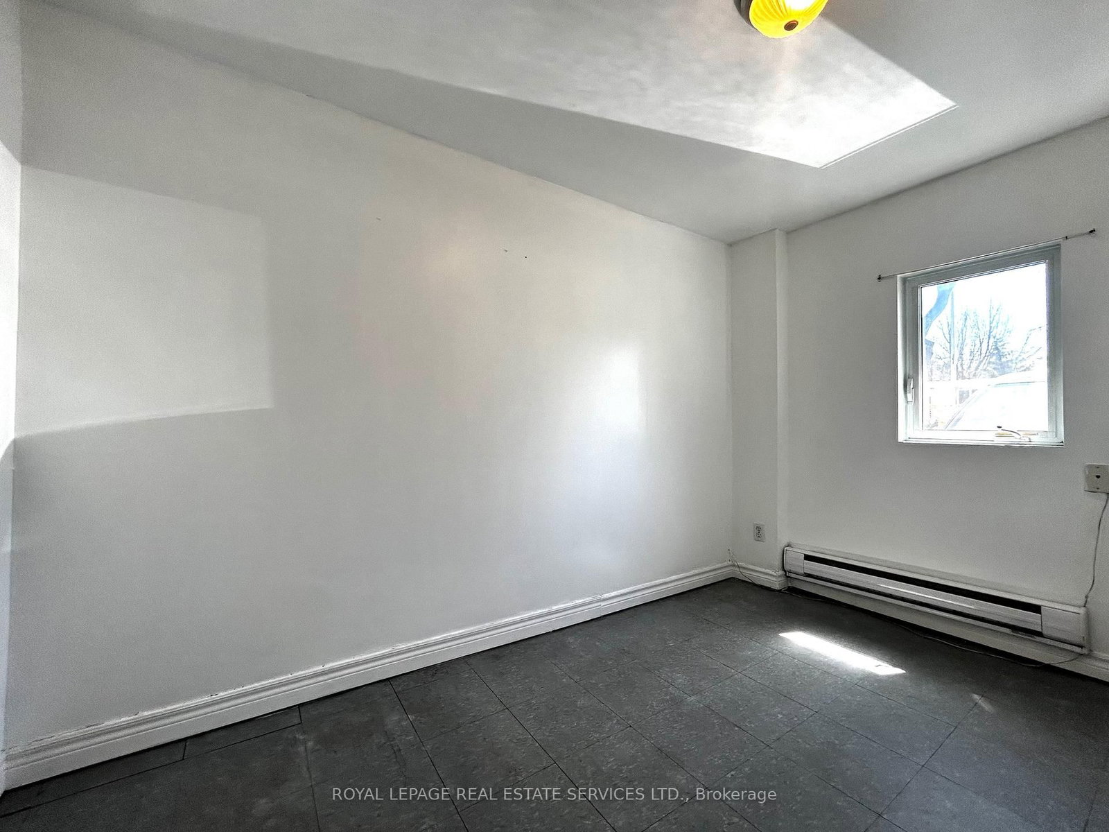5219 Broughton Crescent, Unit (In-Law Suite On Main) - Photo 12