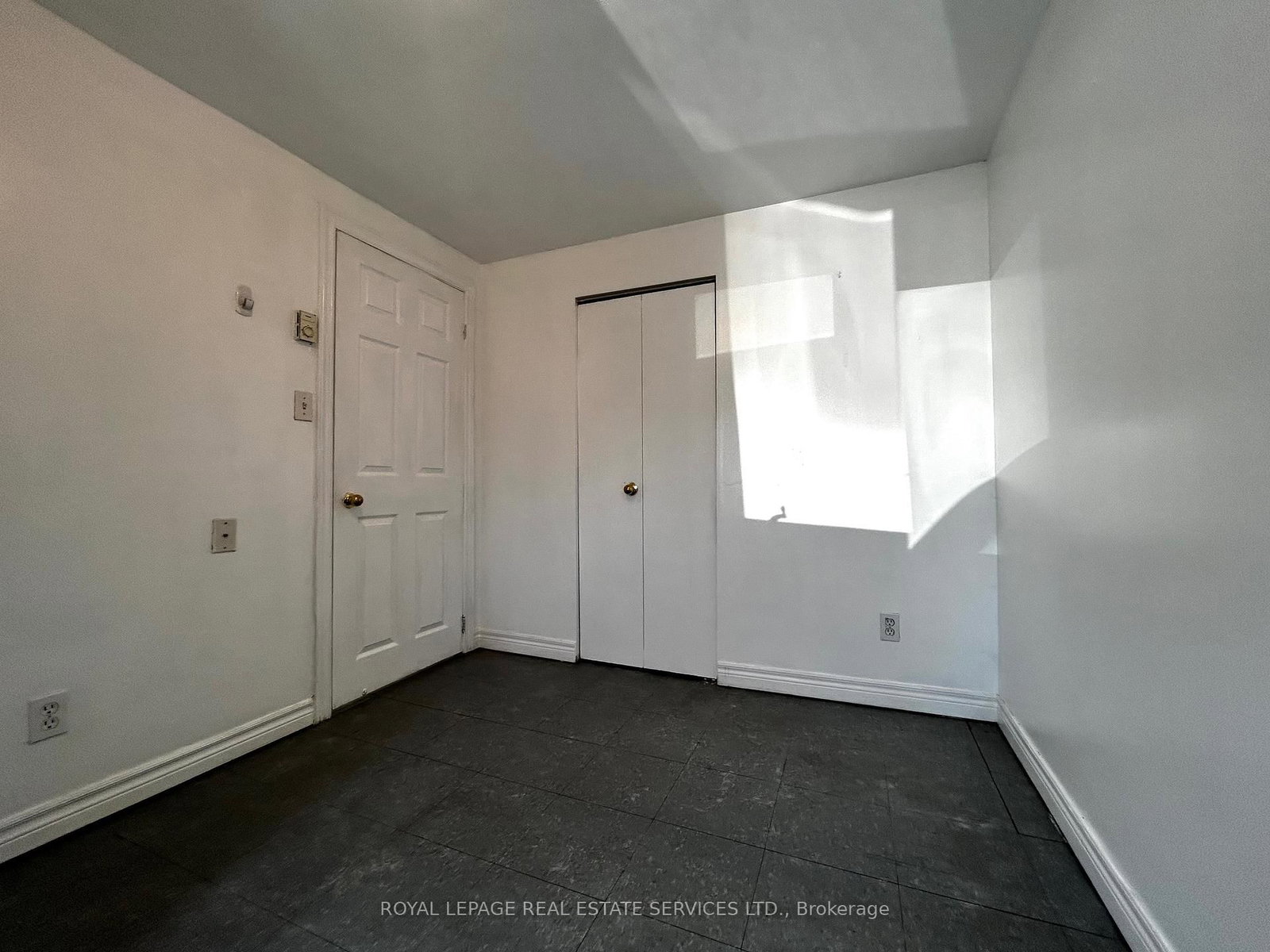 5219 Broughton Crescent, Unit (In-Law Suite On Main) - Photo 13