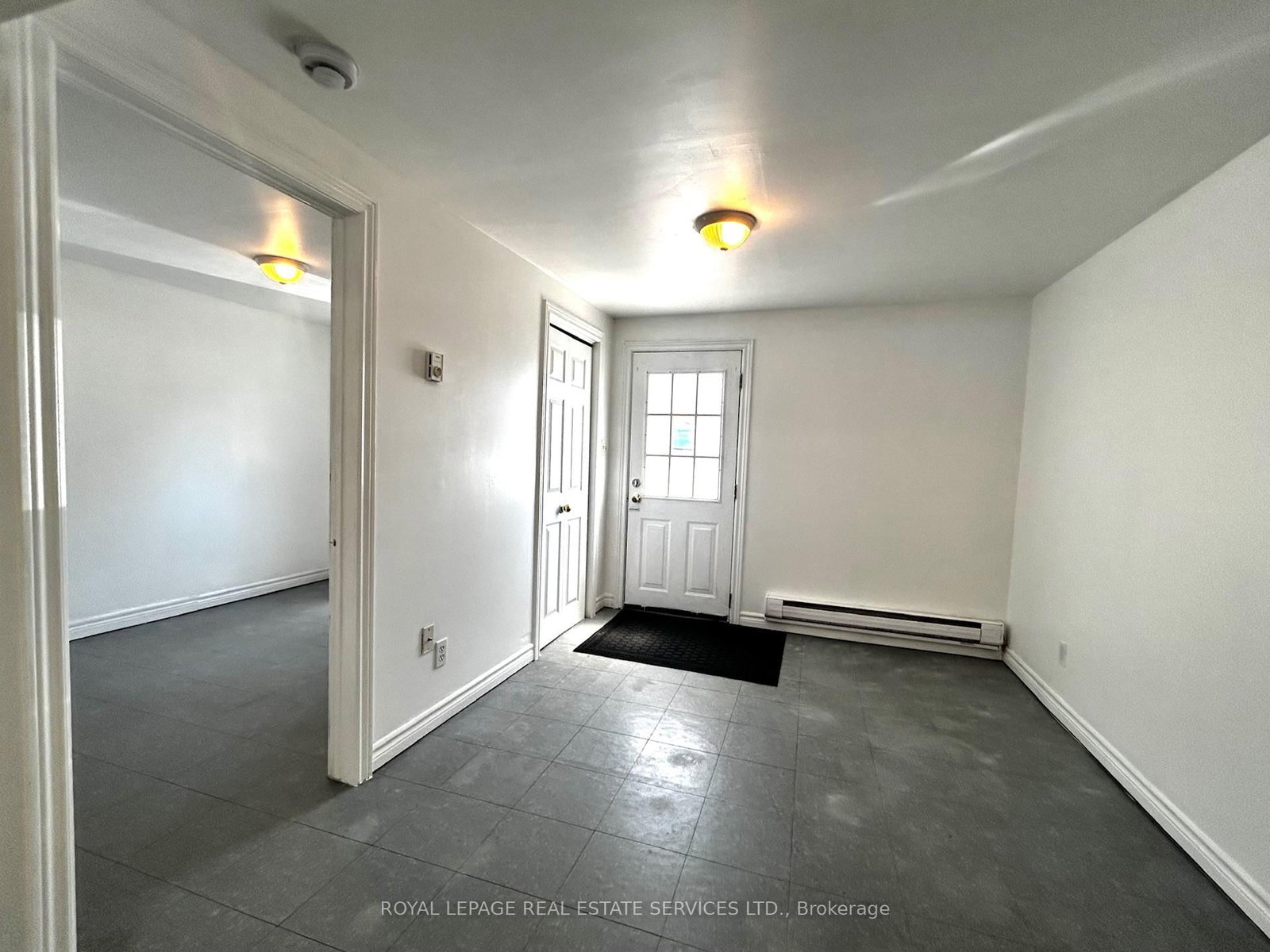 5219 Broughton Crescent, Unit (In-Law Suite On Main) - Photo 3