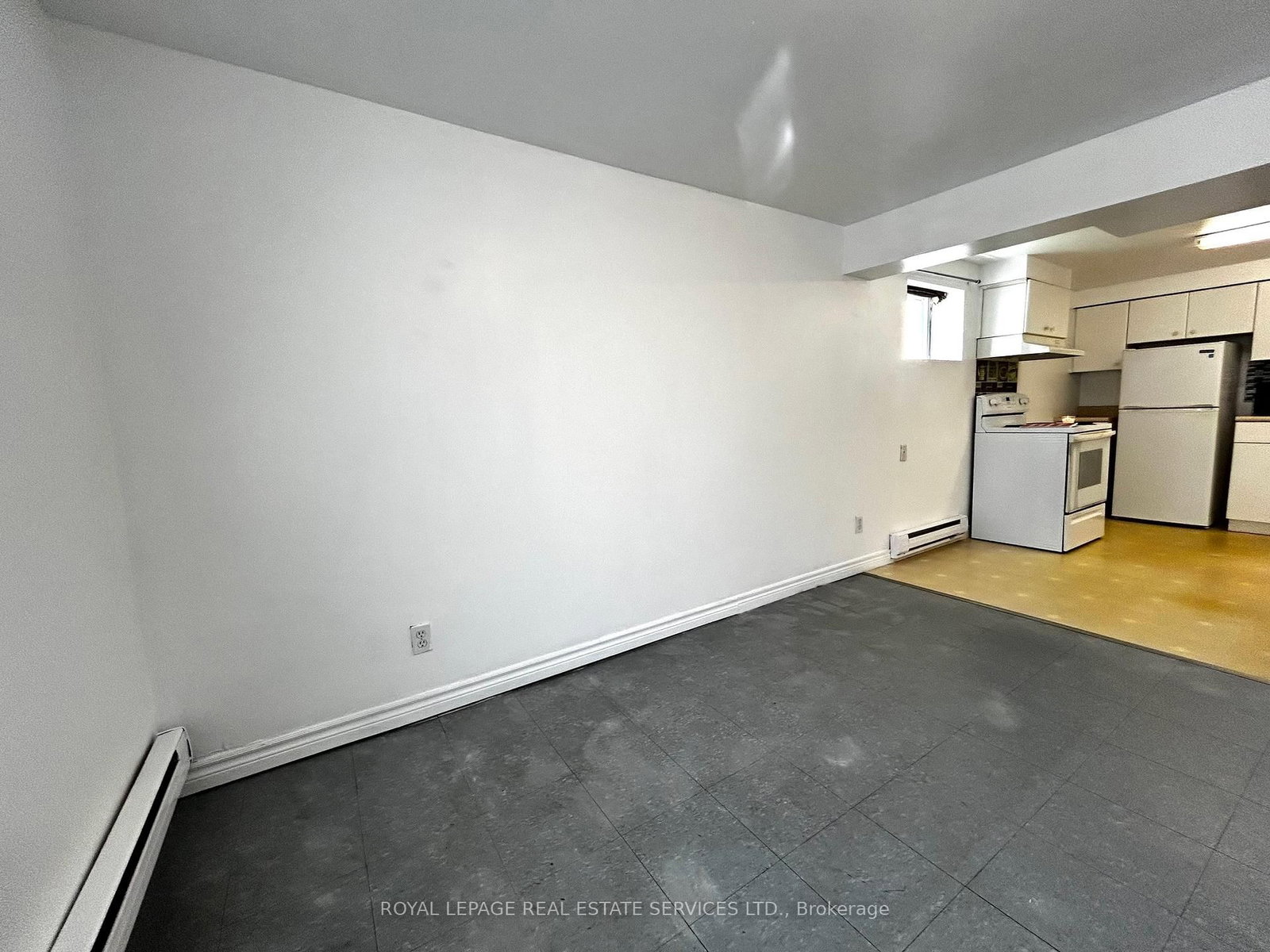 5219 Broughton Crescent, Unit (In-Law Suite On Main) - Photo 5