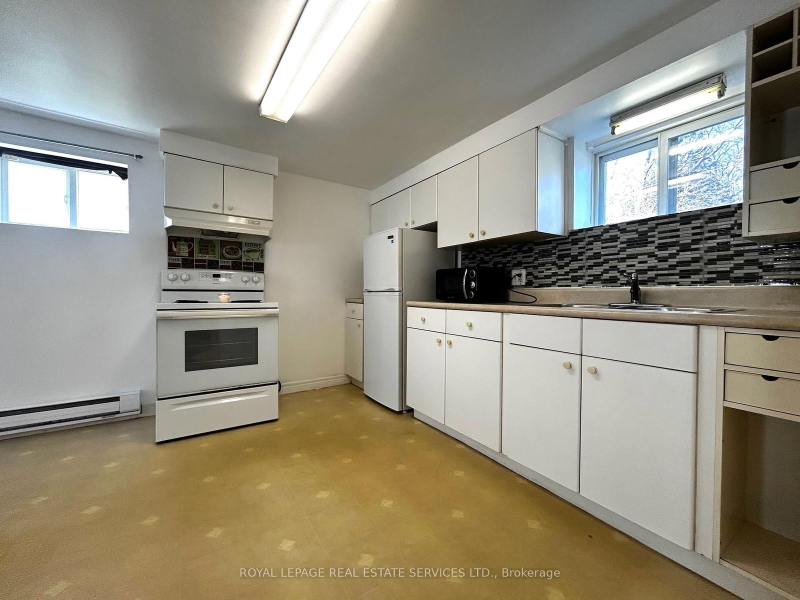 5219 Broughton Crescent, Unit (In-Law Suite On Main) - Photo 9