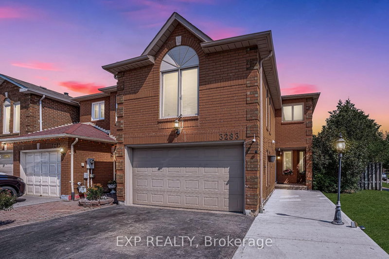 3283 Bobwhite Mews, Mississauga, L5N 6G1 | Image 2
