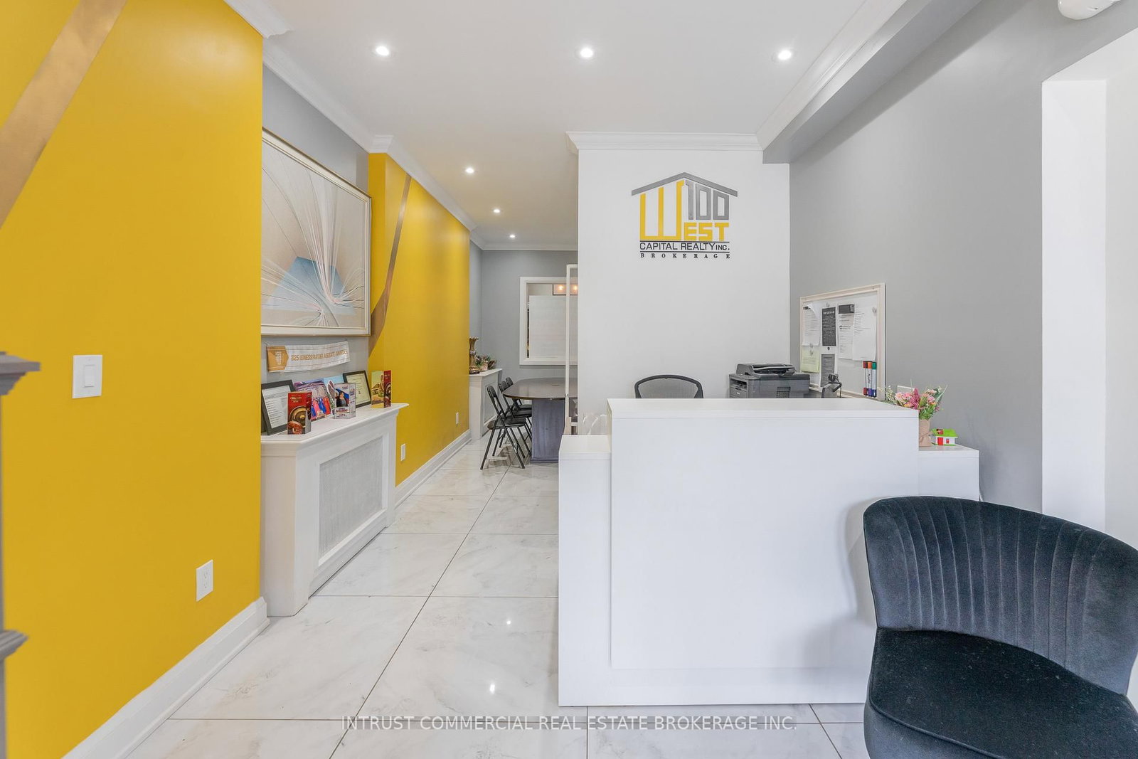 2544 Eglinton Avenue W