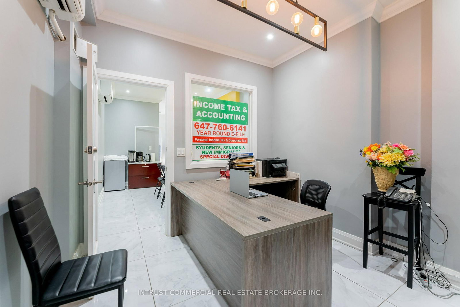 2544 Eglinton Avenue W - Photo 5