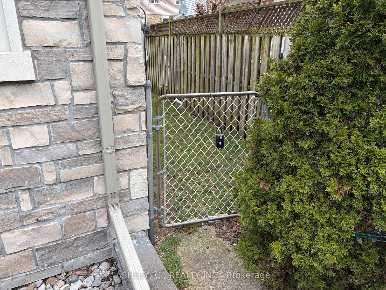 267 King Street E, Unit Bsmt - Photo 11