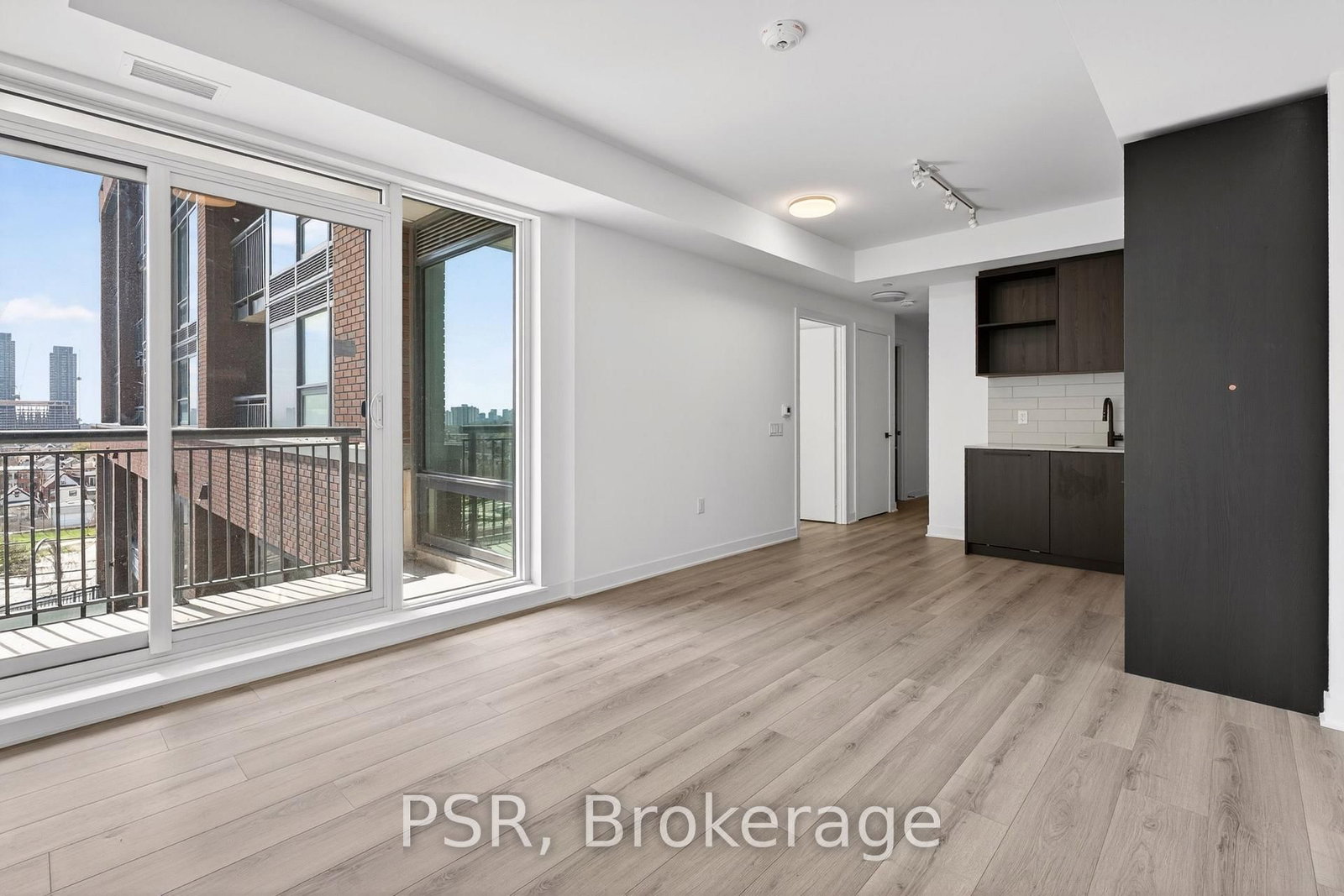 1185 Dupont Street N, Unit 502 - Photo 7