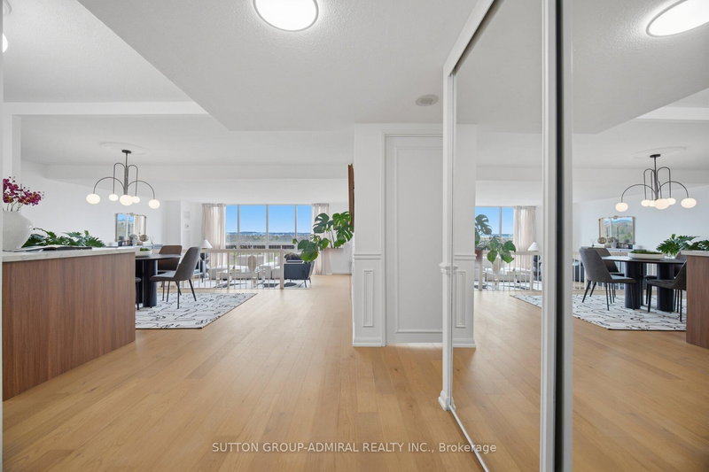 1104 - 2185 Marine Dr, Oakville, L6L 5L6 | Image 2