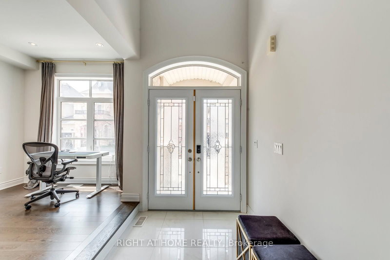 2441 Chateau Common, Oakville, L6M 0S1 | Image 3