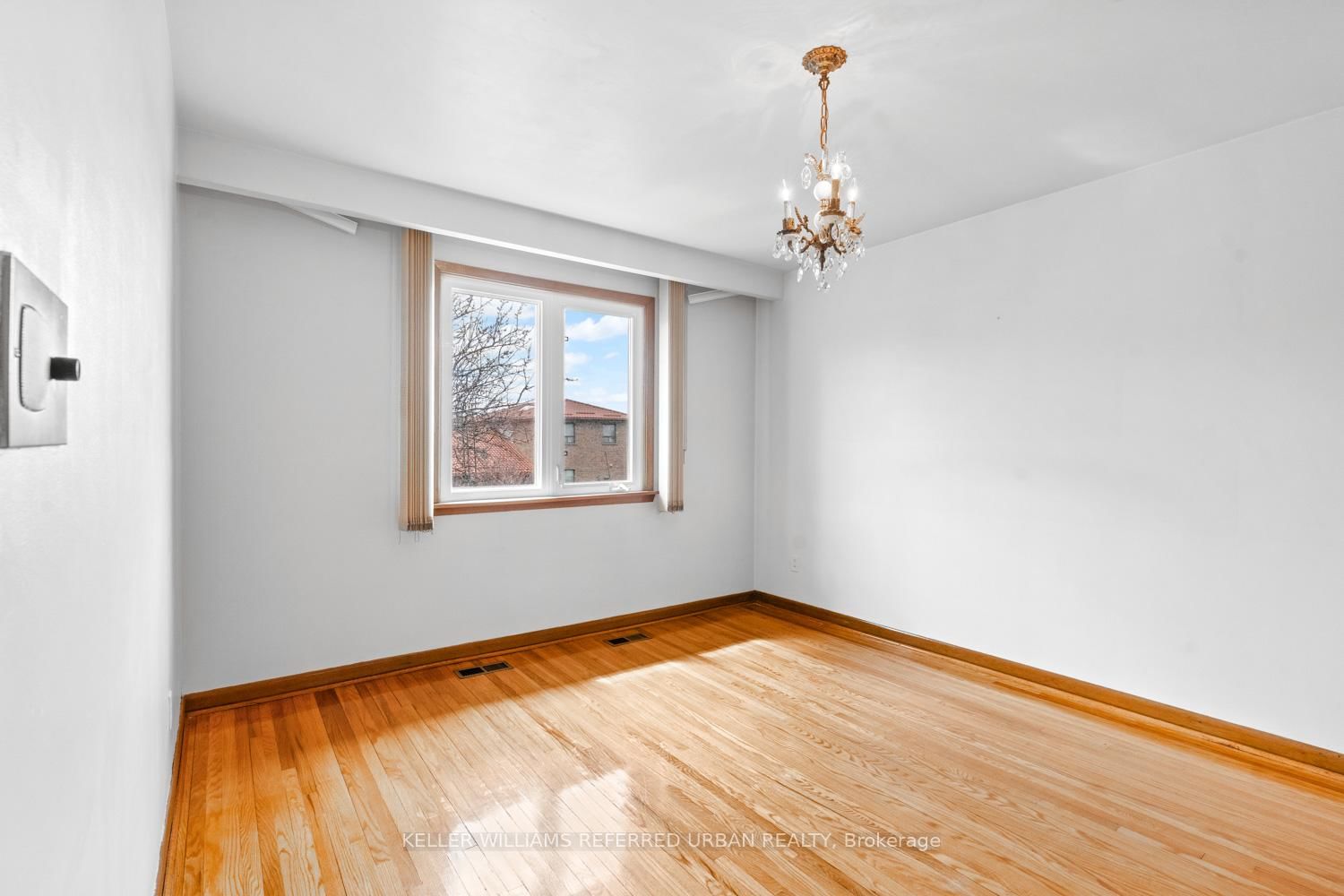 583 Queens Drive - Photo 14