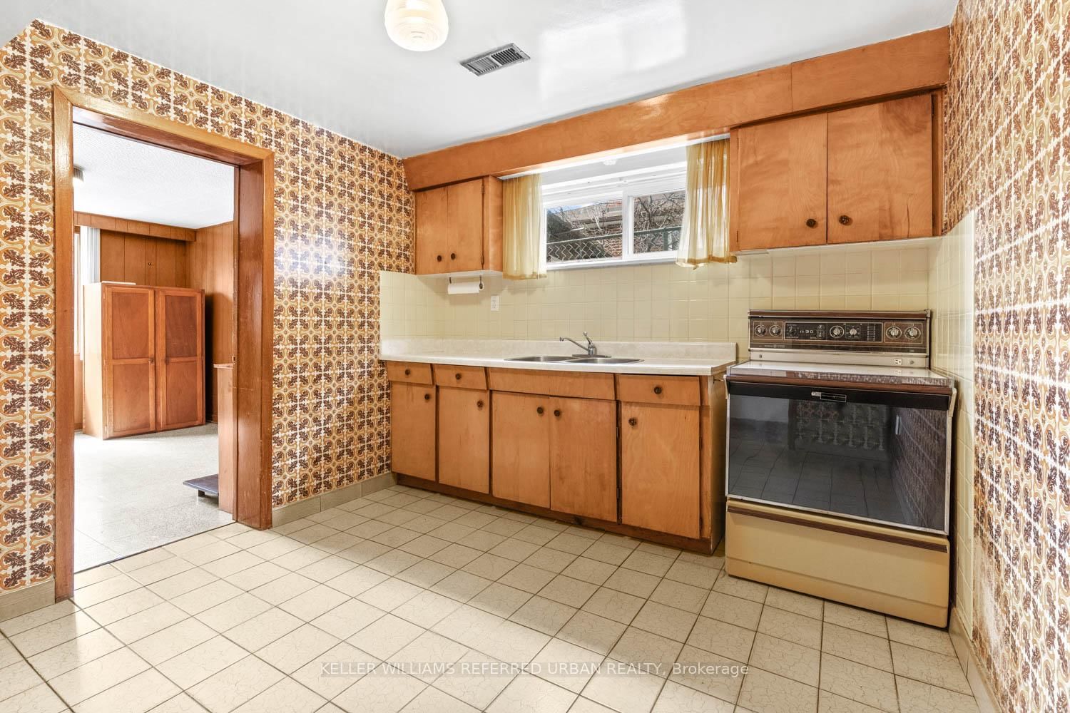 583 Queens Drive - Photo 25