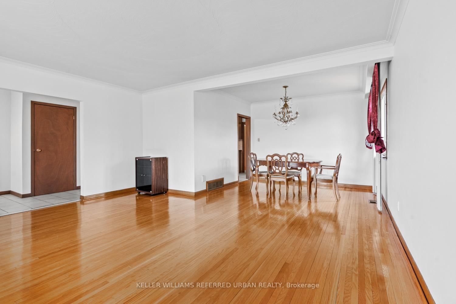 583 Queens Drive - Photo 6