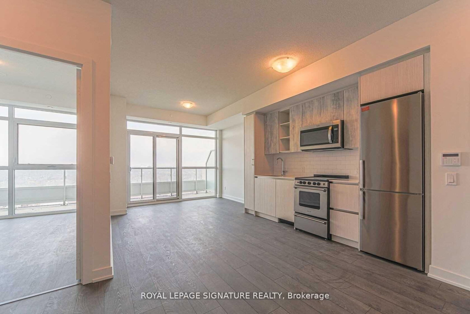 251 Manitoba Street, Unit 2401