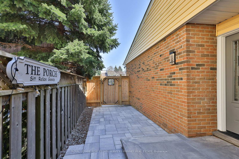 2531 Mainroyal St, Mississauga, L5L 1E1 | Image 3