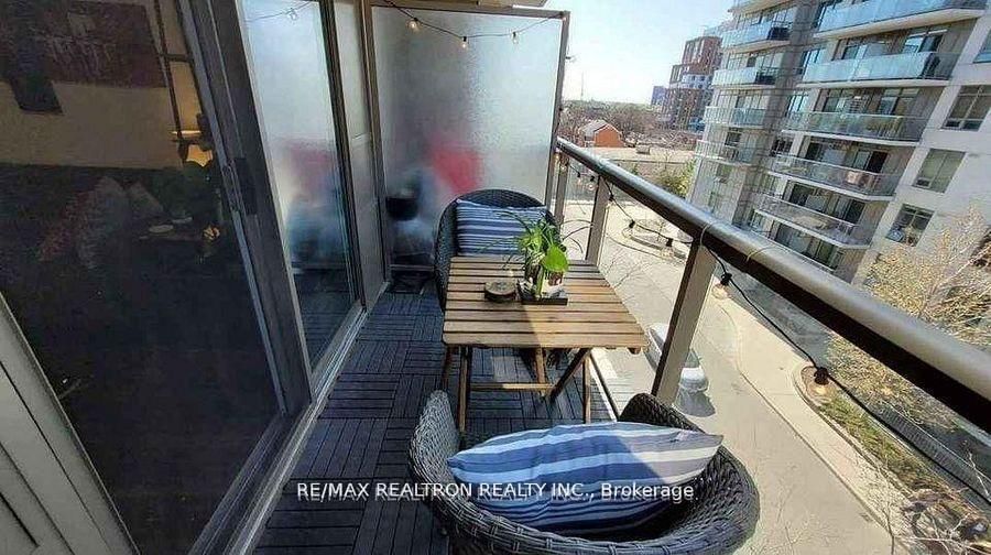 812 Lansdowne Avenue, Unit 520 - Photo 10