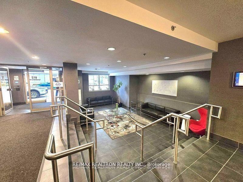 812 Lansdowne Avenue, Unit 520 - Photo 13