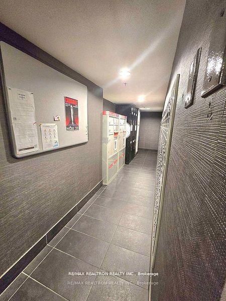 812 Lansdowne Avenue, Unit 520 - Photo 15