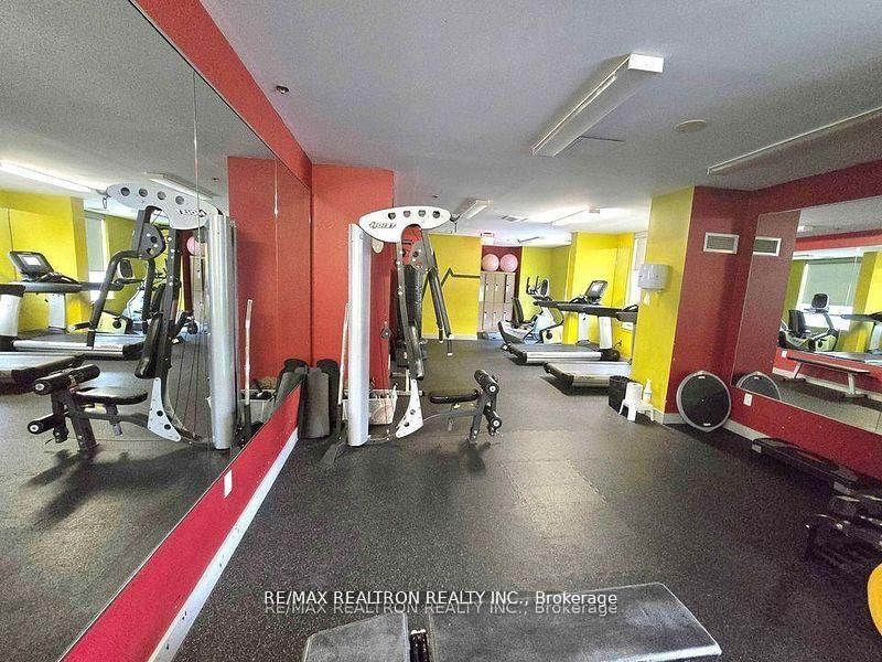 812 Lansdowne Avenue, Unit 520 - Photo 21