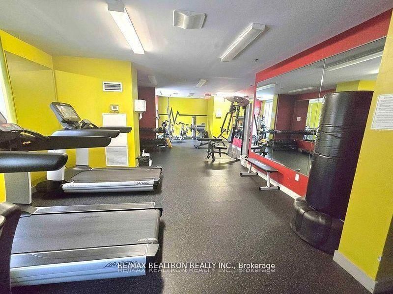 812 Lansdowne Avenue, Unit 520 - Photo 22