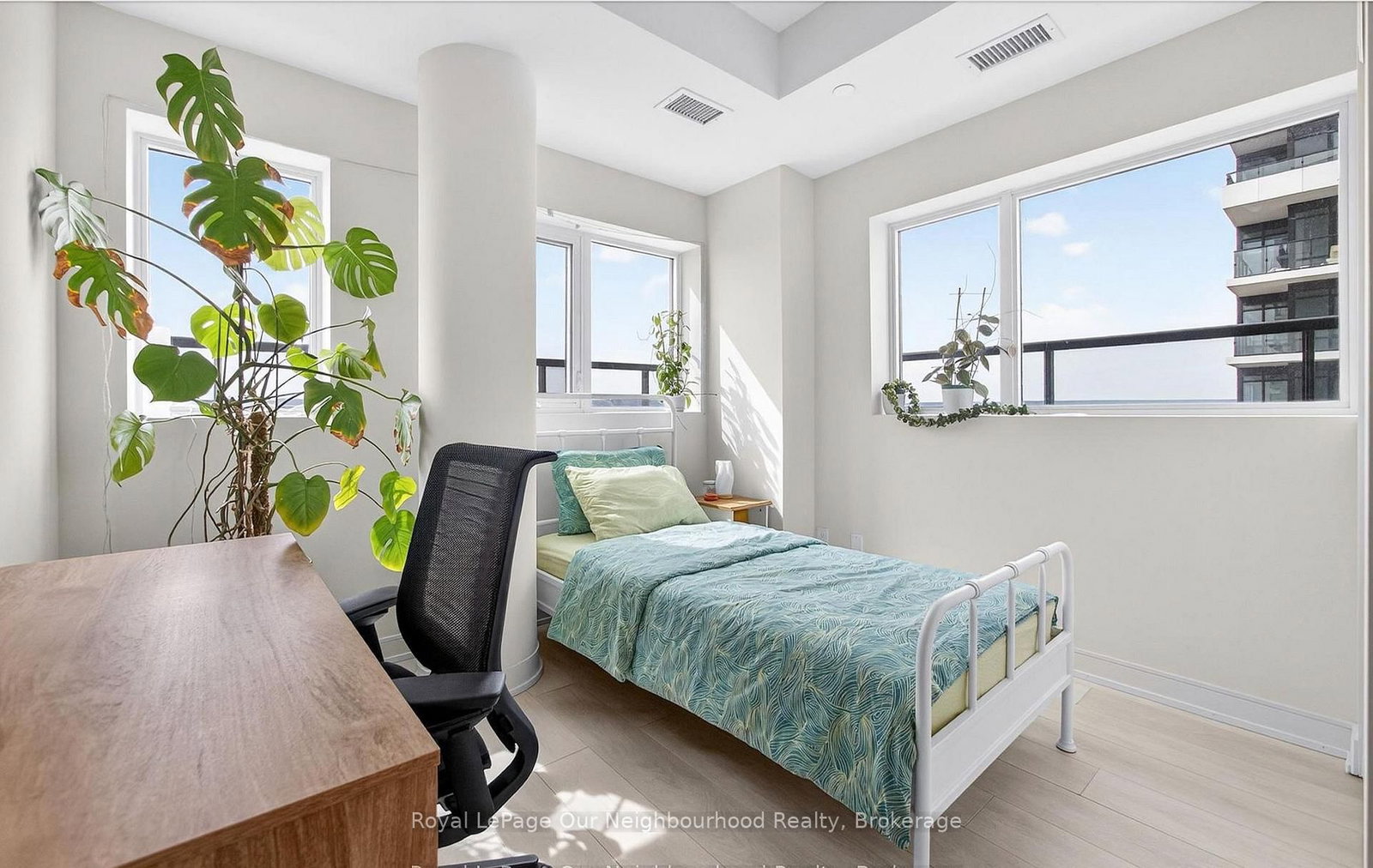 8010 Derry Road W, Unit 1605 - Photo 20