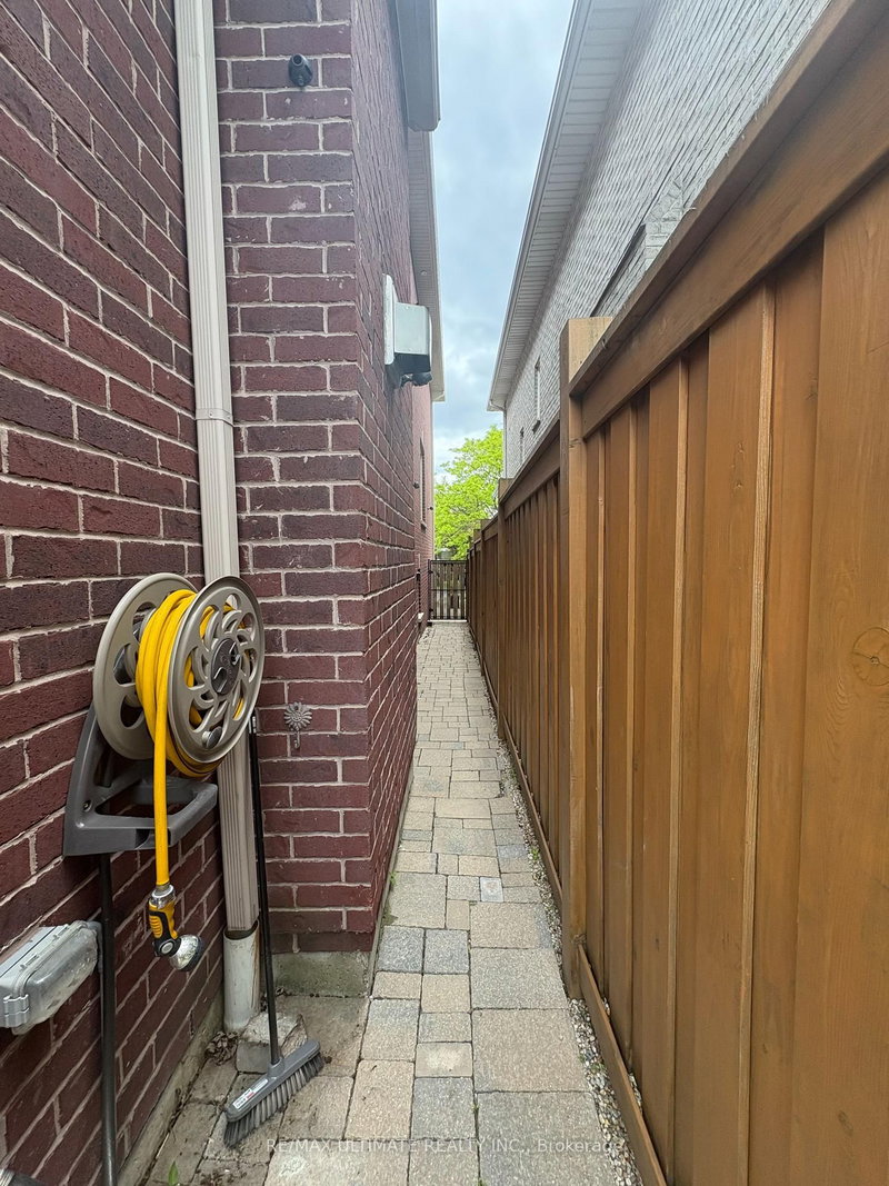 2 Lower - 1166 Glengrove Ave W, Toronto, M6B 2K4 | Image 2